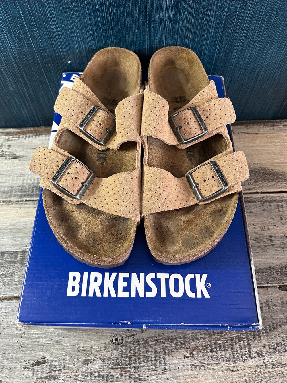 Birkenstock Arizona Beige Emboss Dots Sandals Size 40 Narrow Fit